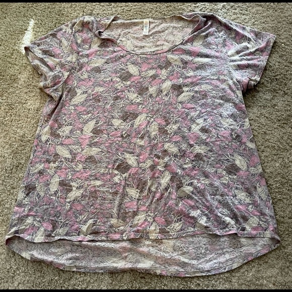 LuLaRoe Tops - Lularoe Classic Tee